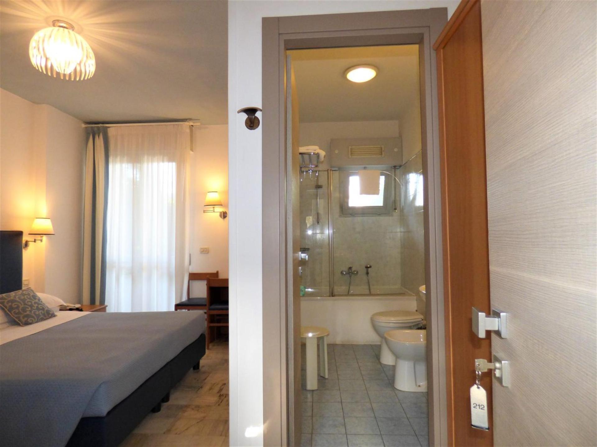 Hotel Giulio Cesare Cinquale Kültér fotó