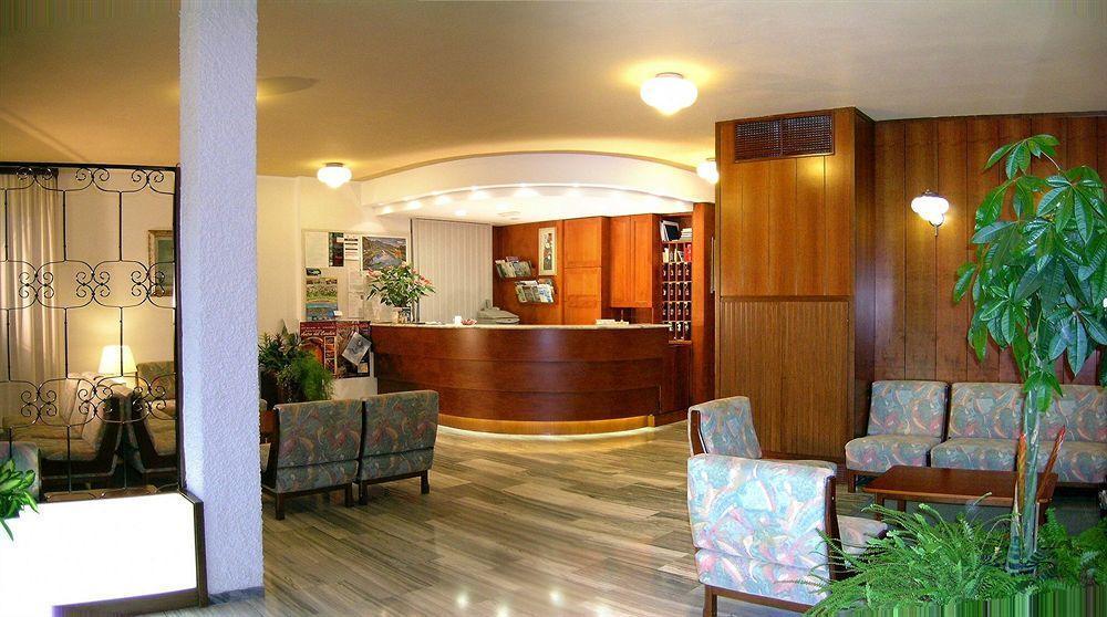 Hotel Giulio Cesare Cinquale Kültér fotó