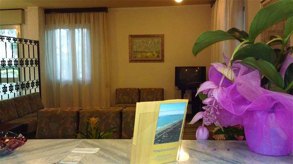 Hotel Giulio Cesare Cinquale Kültér fotó