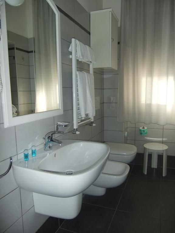 Hotel Giulio Cesare Cinquale Kültér fotó
