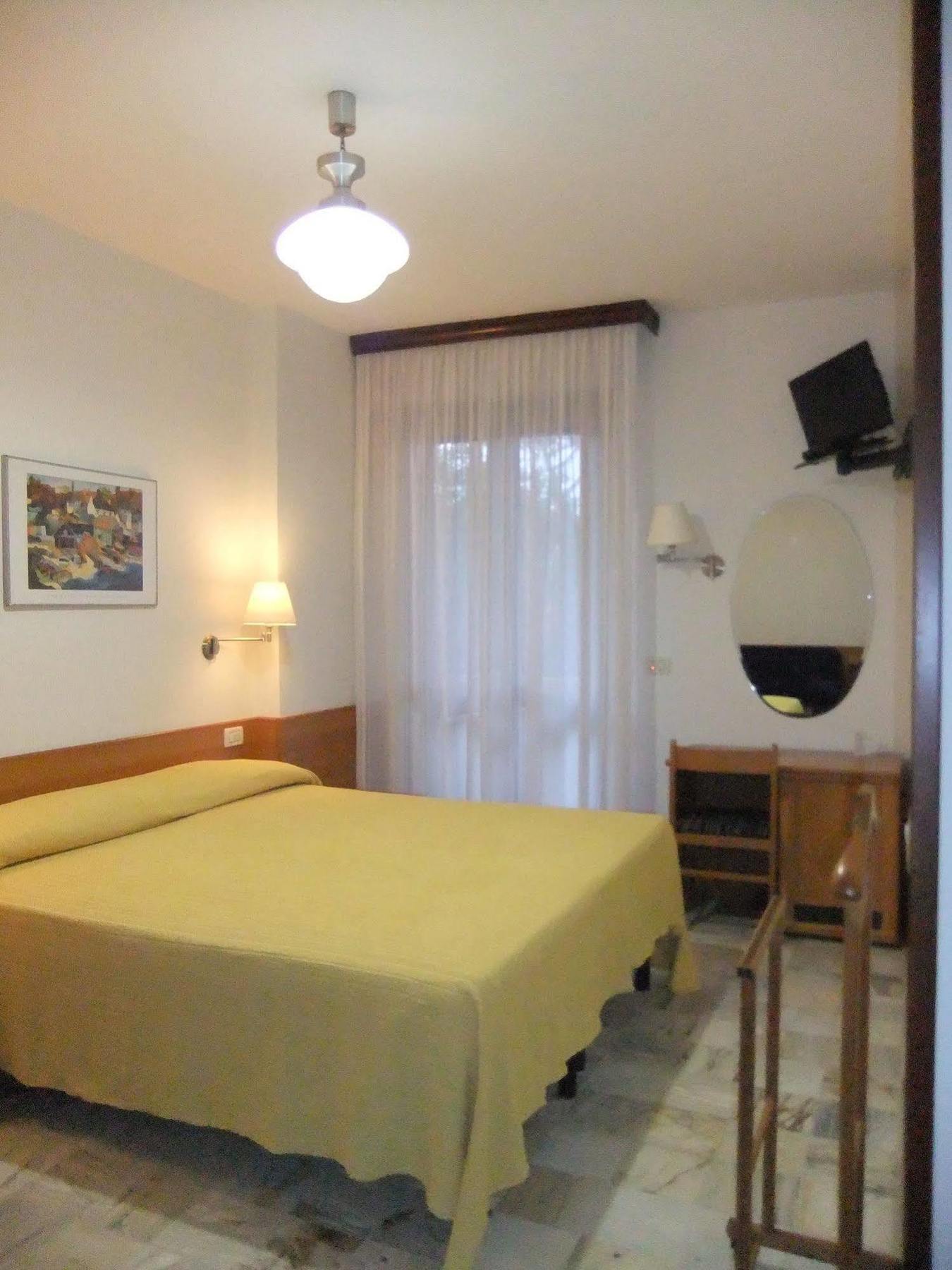 Hotel Giulio Cesare Cinquale Kültér fotó