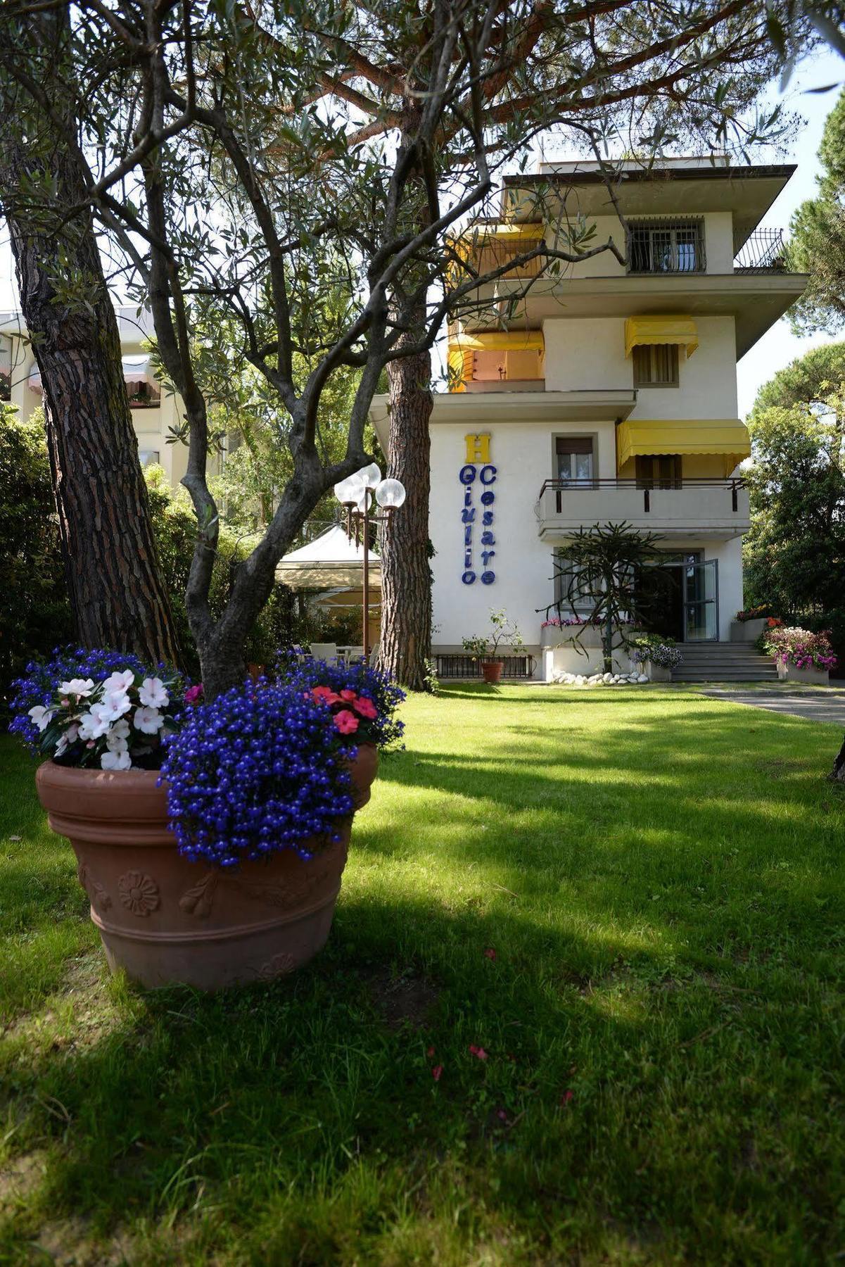 Hotel Giulio Cesare Cinquale Kültér fotó